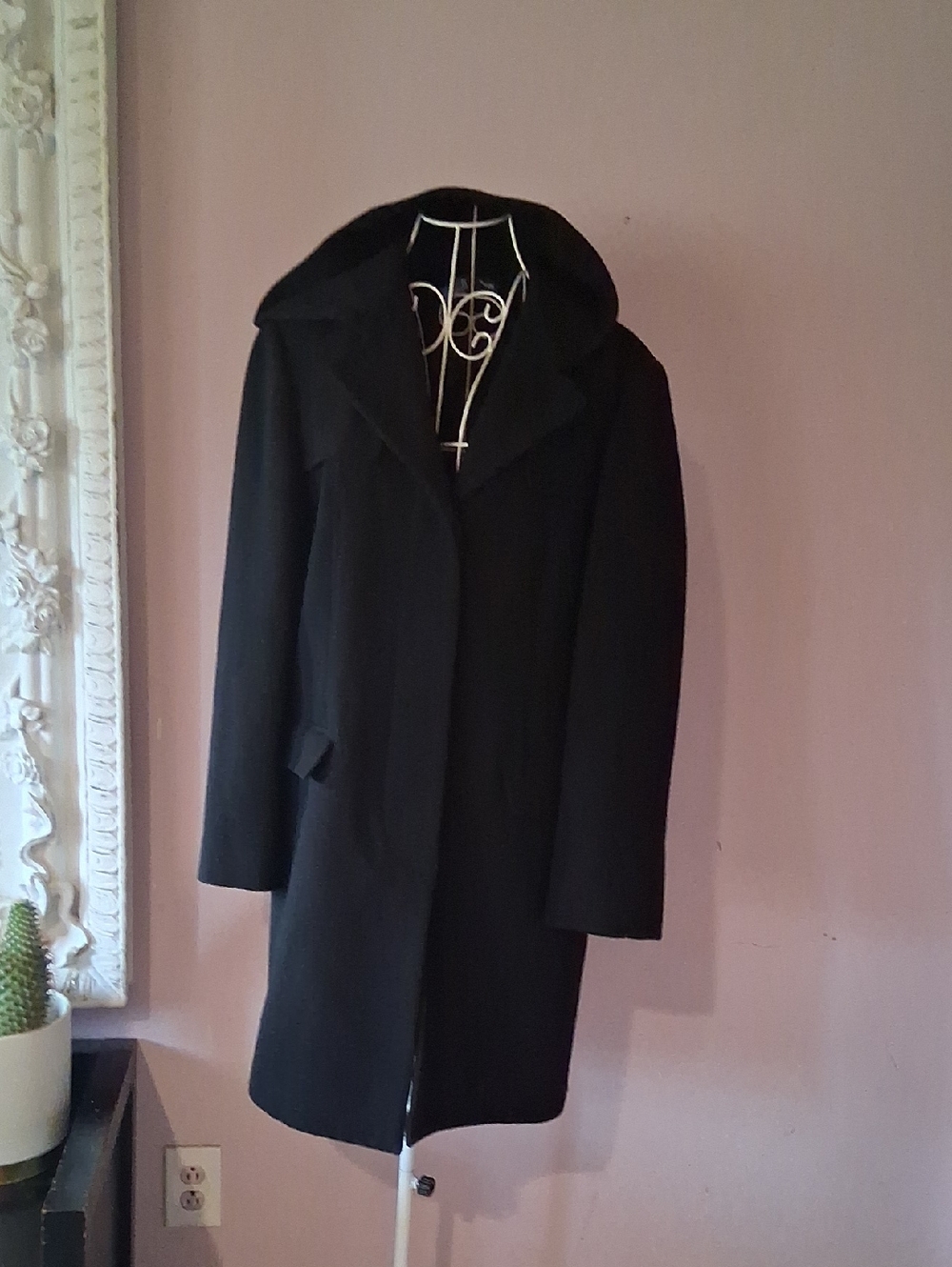 DONNYBROK Classic Black Women's Coat - Timeless Hooded Design